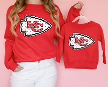 Load image into Gallery viewer, KC Red Heart Arrowhead